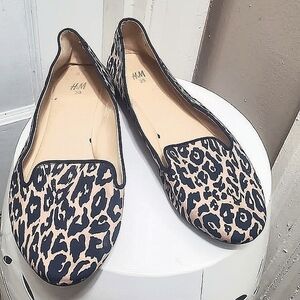 H&M Leopard print Women's Flats Size 7 🌴